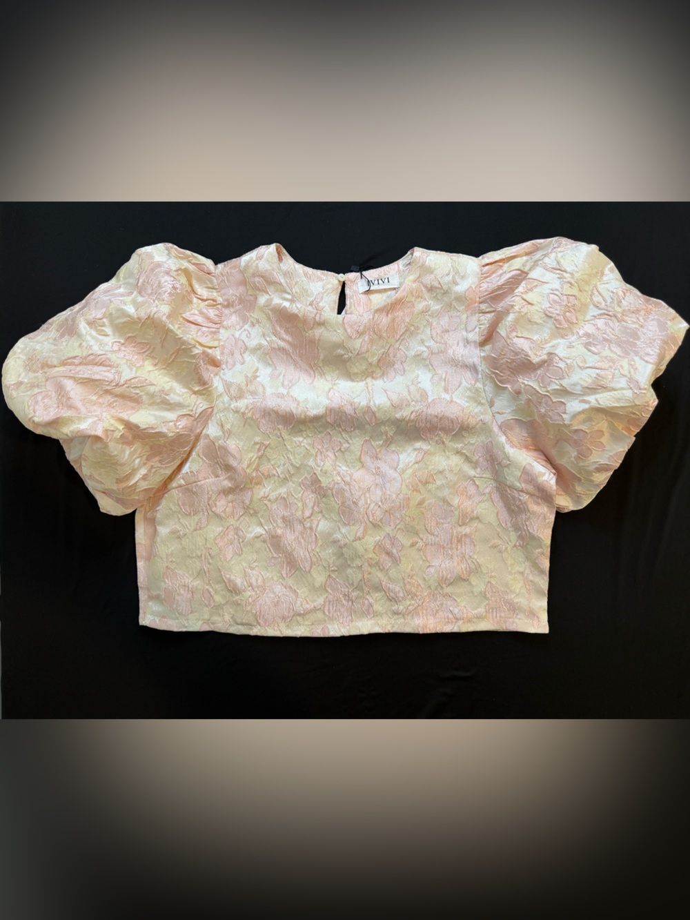 IVIVI Textured Puff-Sleeve Crop Top - Pale Pink